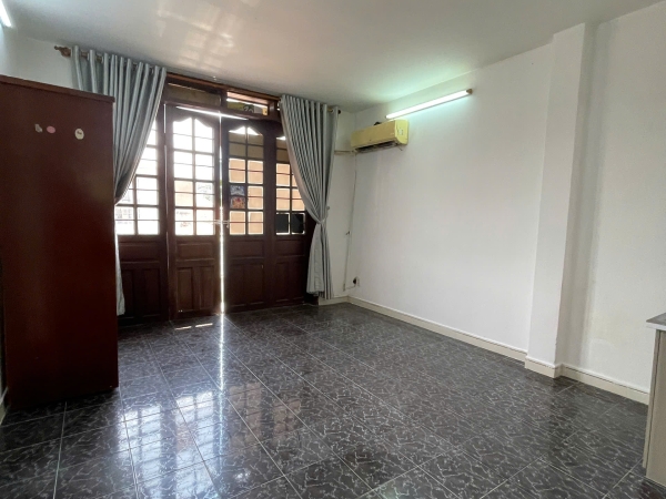 Căn 2PN nội thất cơ bản rộng 80m2