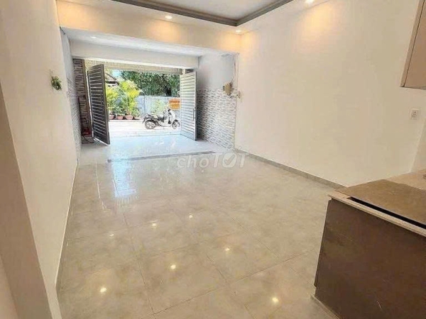 Nhà mặt tiền đường Nguyễn Thị Ri - Thị trấn Hóc Môn.