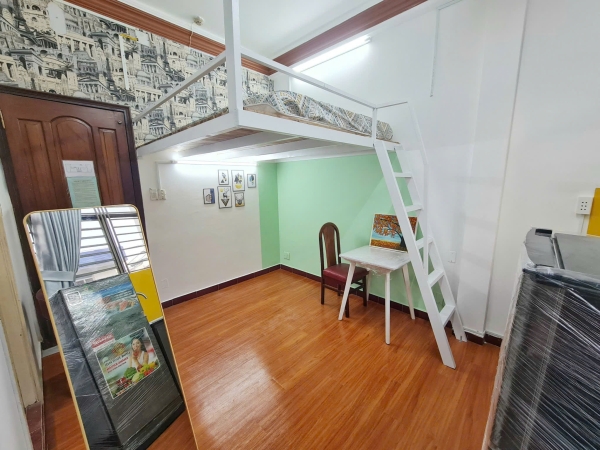 Phòng có gác cửa sổ, full nội thất