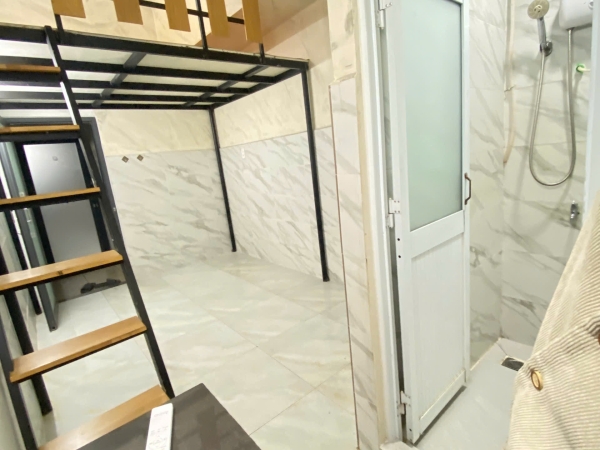 Phòng trống có thang máy gần Hutech, Bình Thạnh