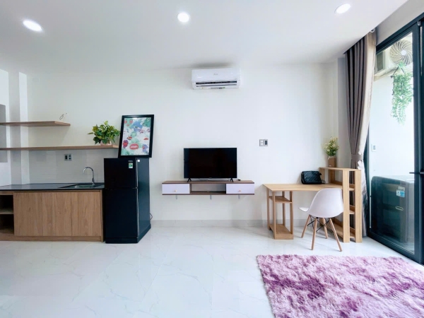 Studio ban công, full nội thất